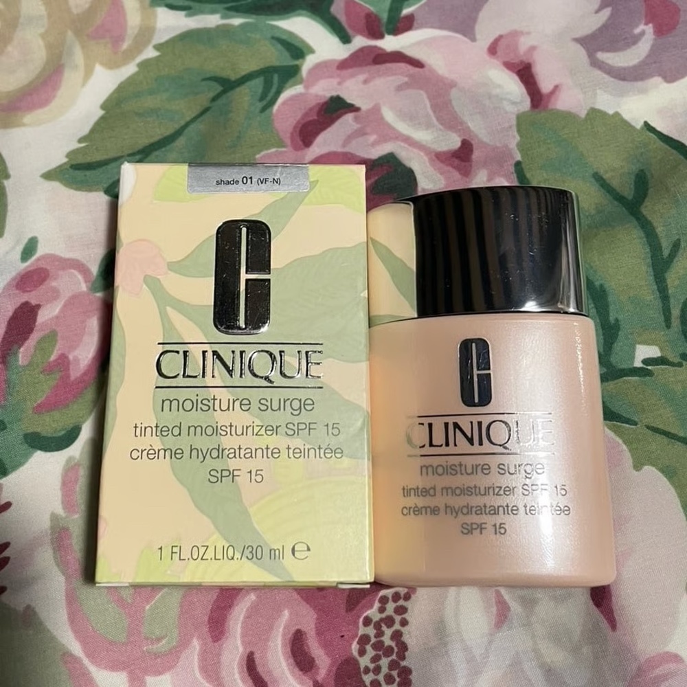 Clinique moisture surge tinted moisturizer 01